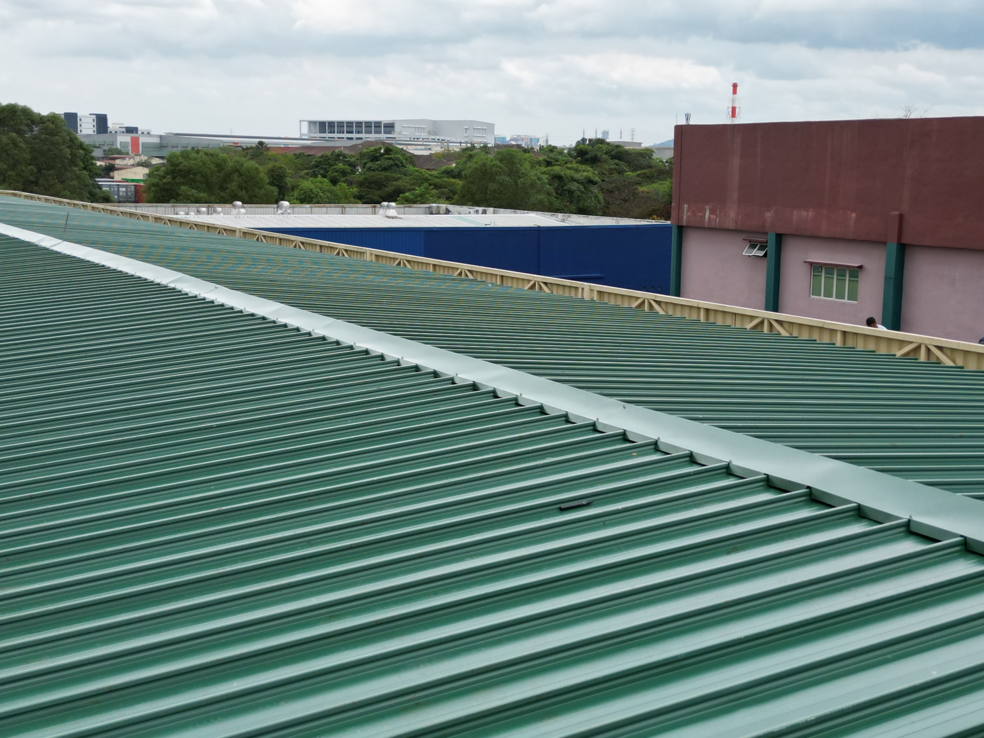 Metal Cladding Malaysia: Applications in Modern Commercial Architecture