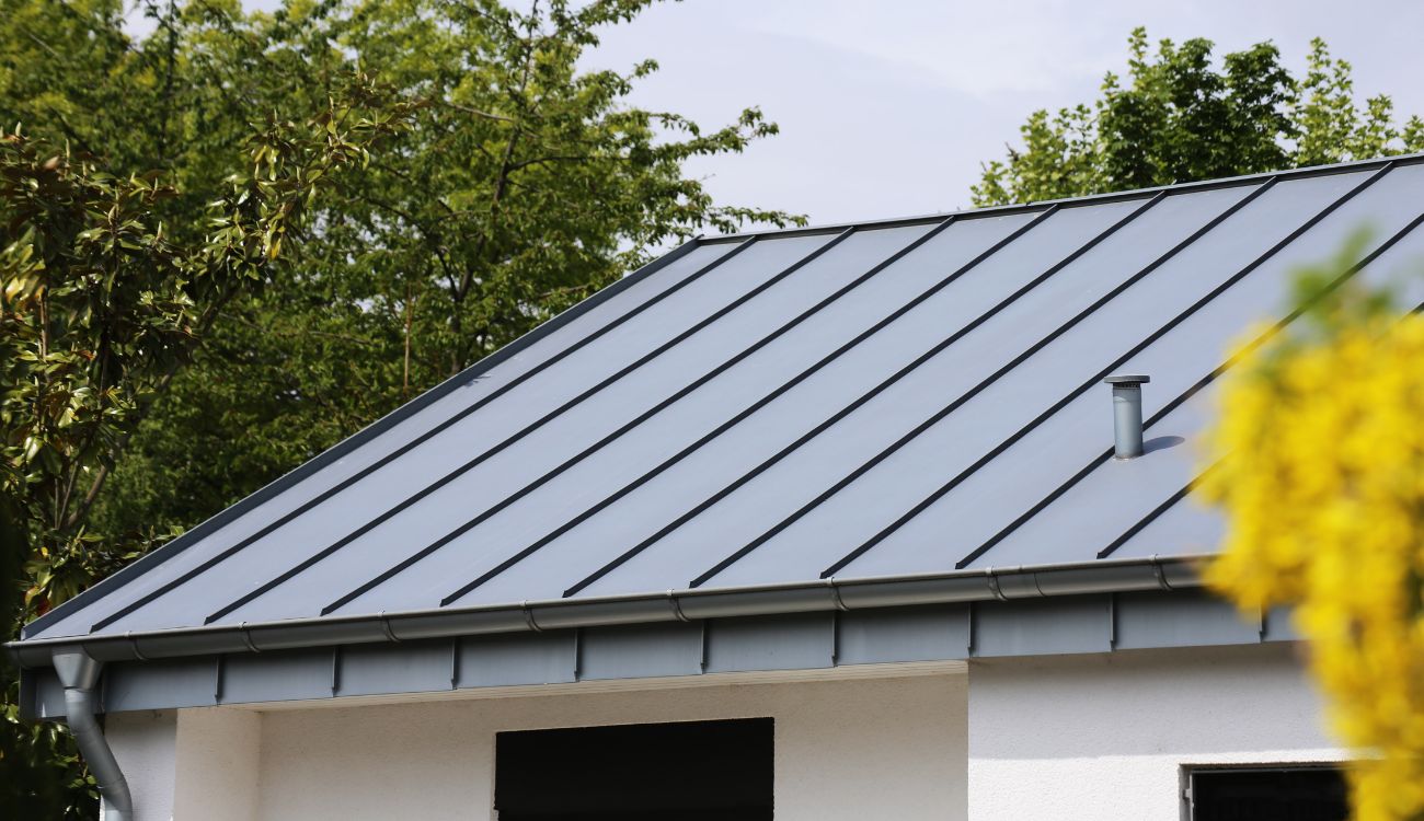 Pros and Cons of Metal Roofing in Malaysia Climates
